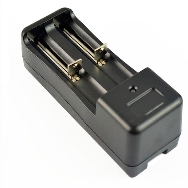 Cargador 110Vac Para Dos Baterías De Litio 18650 CAR18650